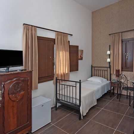 Polys Guest House Katachás 외부 사진