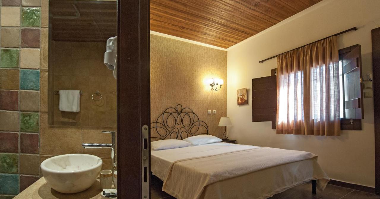 Polys Guest House Katachás 외부 사진