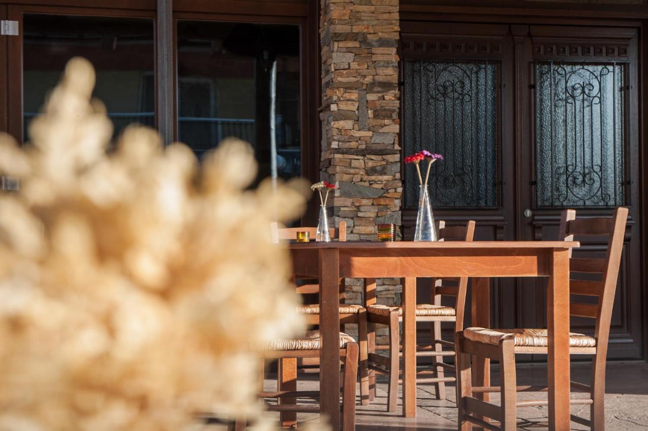 Polys Guest House Katachás 외부 사진