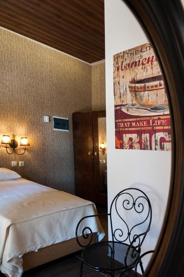 Polys Guest House Katachás 외부 사진