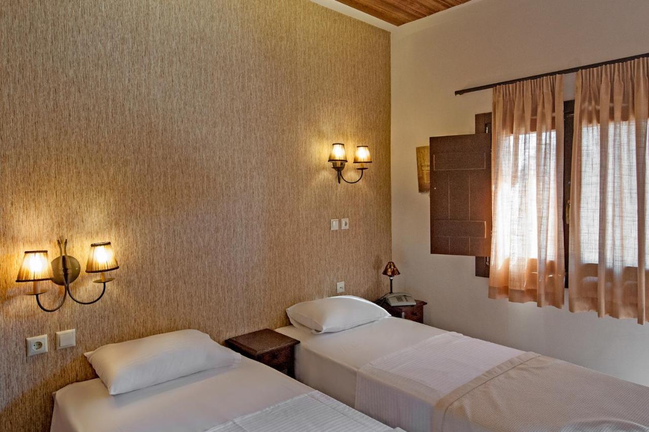 Polys Guest House Katachás 외부 사진