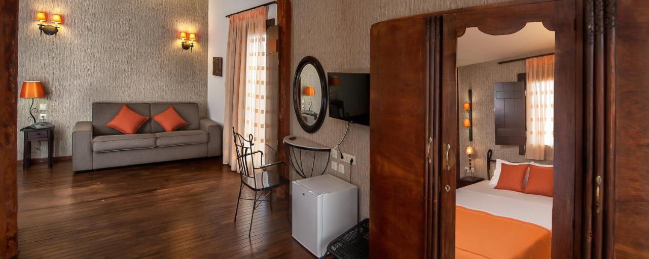 Polys Guest House Katachás 외부 사진