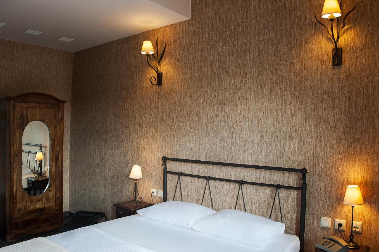 Polys Guest House Katachás 외부 사진