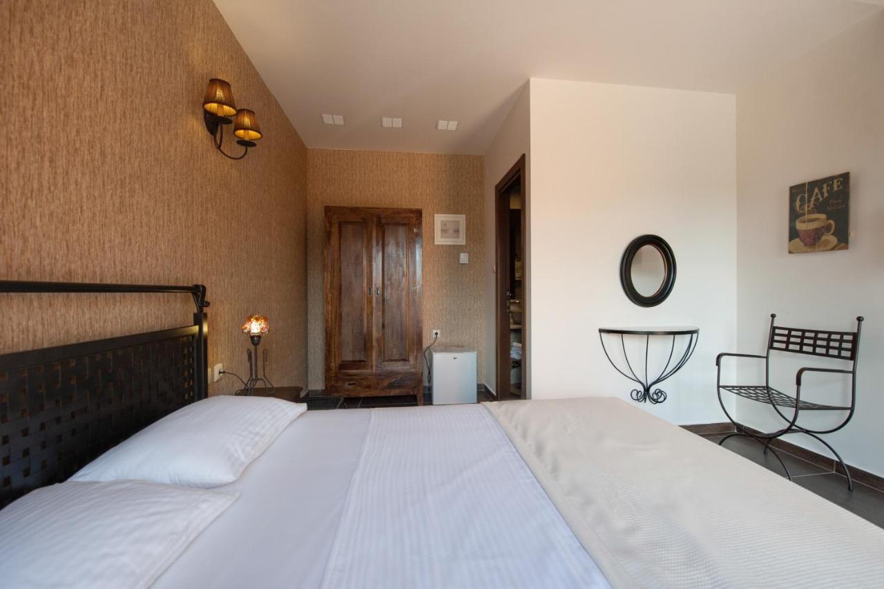 Polys Guest House Katachás 외부 사진