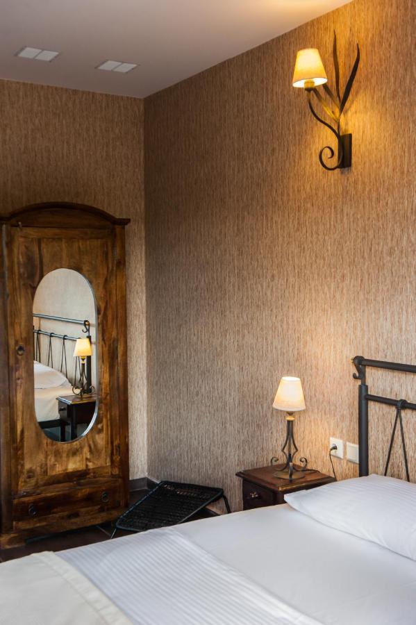 Polys Guest House Katachás 외부 사진