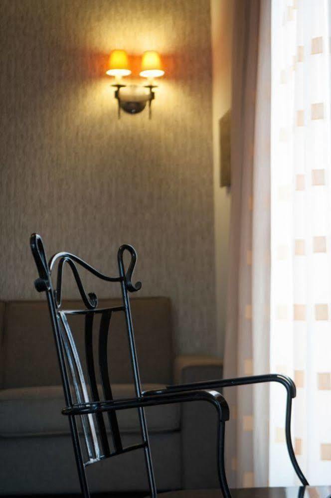 Polys Guest House Katachás 외부 사진