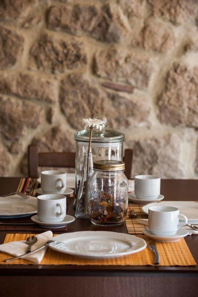 Polys Guest House Katachás 외부 사진